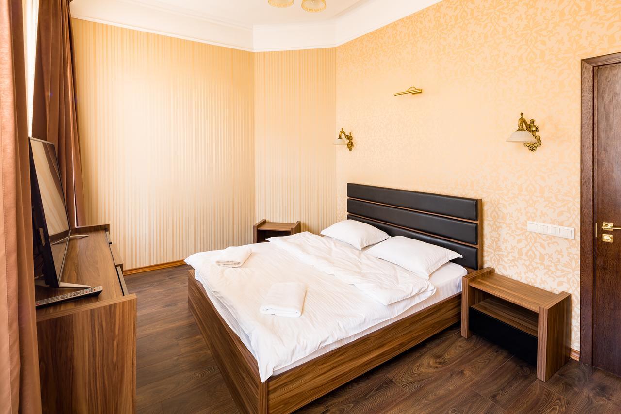 Leogrand Apartments On Doroshenka Street 1 Lviv Exteriör bild